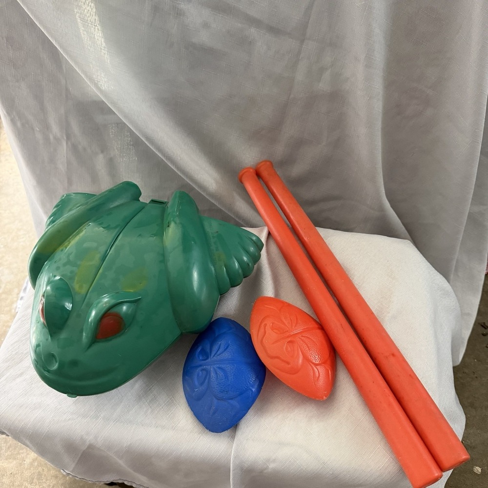 Bop The Beetle Game Snap Shut Trap Frog Vintage 1962 Ideal Toy No Box